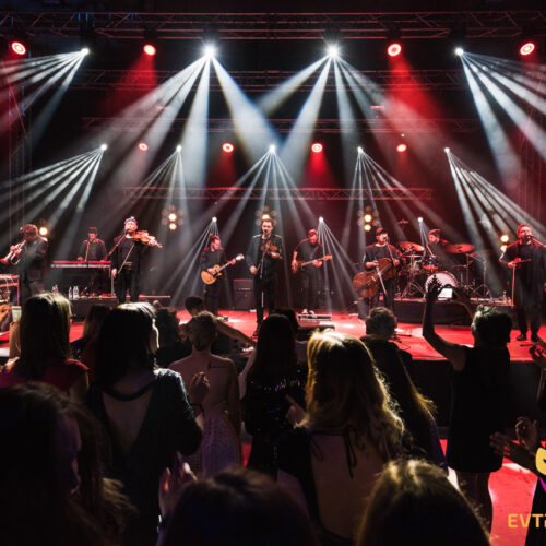 lajkonik-gala-firmowa-alvernia-planet-2018-wystep-zakopower-z-widowni