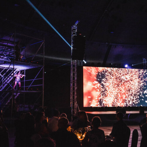 marmator-firmowa-impreza-jubileuszowa-10-lat-firmy-koncert-skrzypkowy-na-rusztowaniach