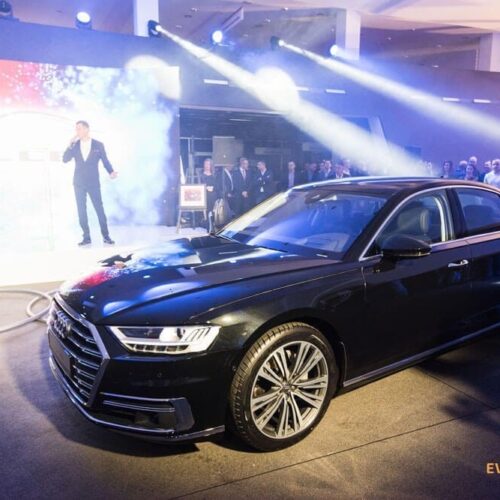 premiera-samochodu-lellek-audi-a8-13