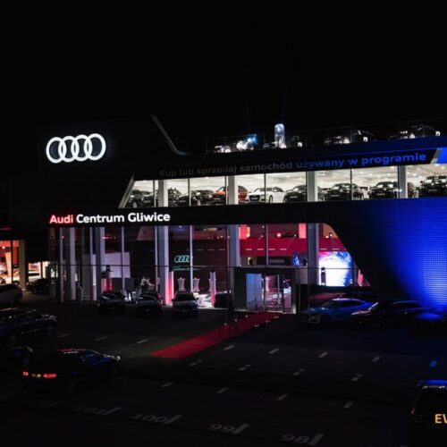 premiera-samochodu-lellek-audi-a8-2