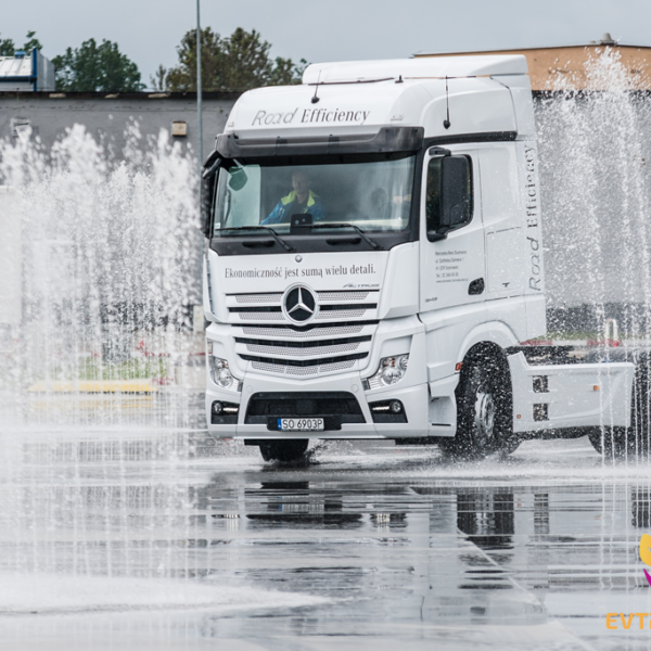 mercedes-piknik-firmowy-truck-cargo-2017-tor-poslizgowy